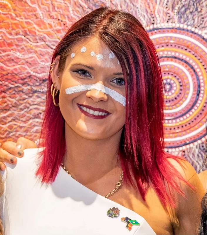 Chern'ee Sutton aboriginal artist